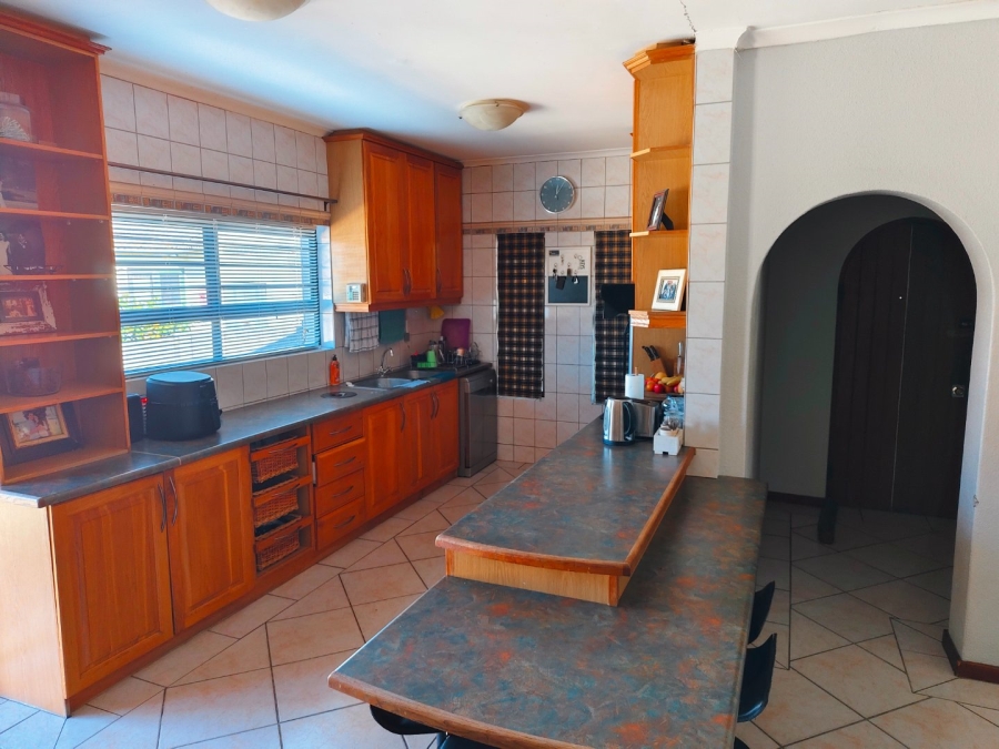 5 Bedroom Property for Sale in Paarl North Western Cape